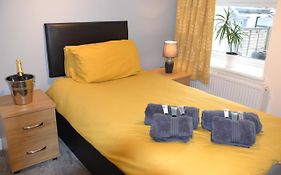 Olive Tree 2 Bed Apartment - Stayseekers